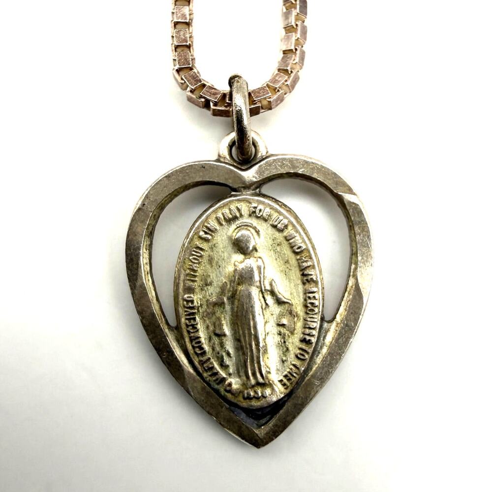 Vintage 925 Sterling Silver Miraculous Medal Heart Frame Dainty Box Chain 18" L